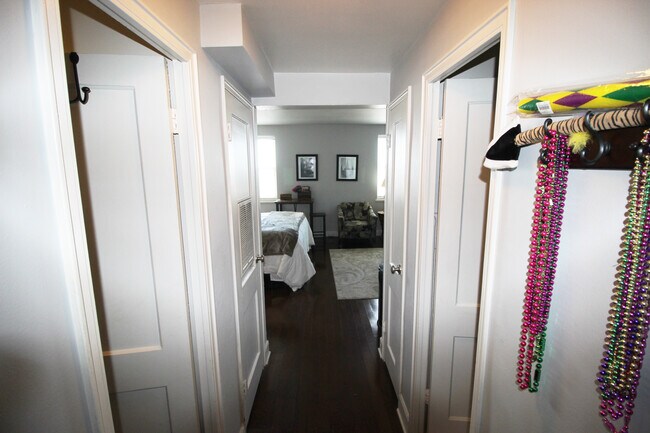 Foto del edificio - 1205 Saint Charles Ave