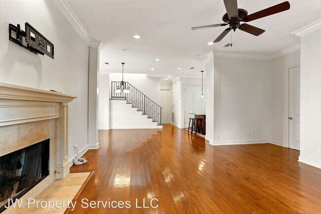 Building Photo - 3 br, 2.5 bath House - 6010 Louis XIV Street