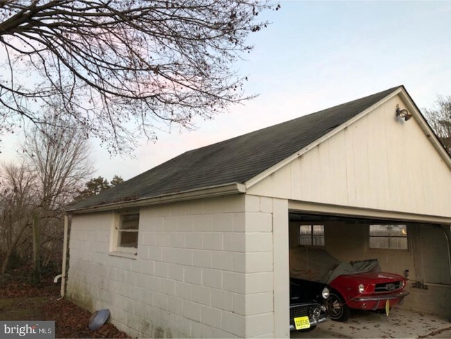 Building Photo - 36 Townsend Ave