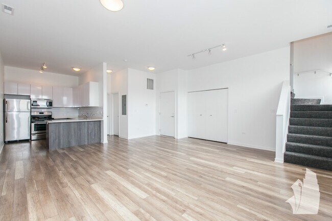 Foto del edificio - 2700 W North Ave