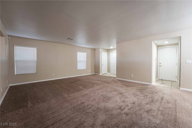Building Photo - 736 Anacapri St
