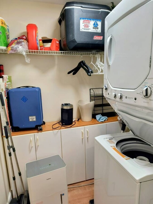 Building Photo - 15 Lopez St