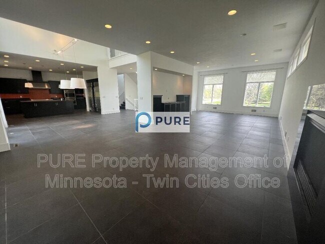 Foto del edificio - 8731 Alverno Ave W