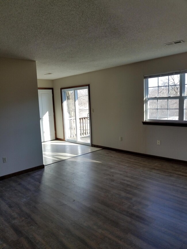 Foto del edificio - 1 Cherry Tree Ln