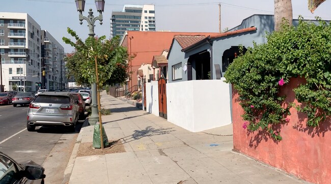 Foto del edificio - 1238 1/4 N Cahuenga Blvd