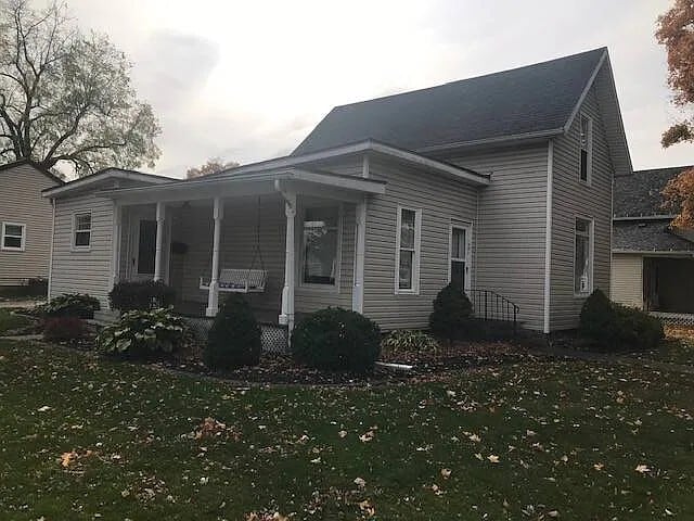 Building Photo - 401 W Walnut St