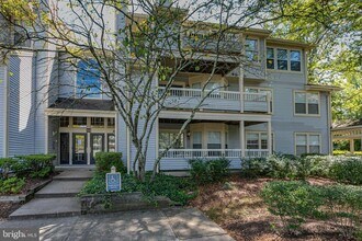 Building Photo - 104 Olympic Ct