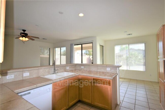Building Photo - 26 W Mill Reef Dr