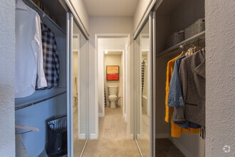 1BR, 1BA - 747 SF - The Lennox