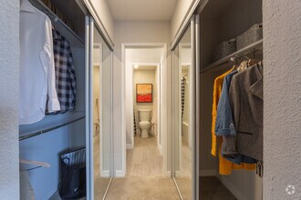 1BR, 1BA - 747 SF - The Lennox