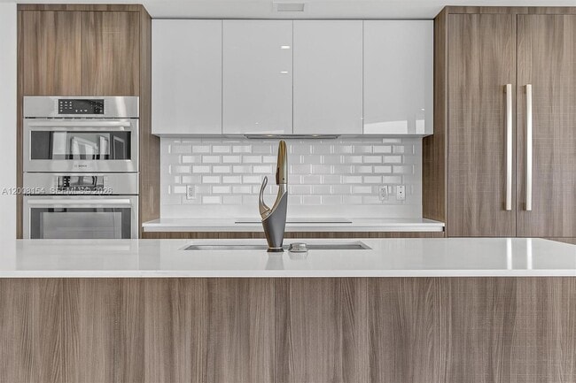 Foto del edificio - 488 NE 18th St