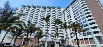 Building Photo - 2899 Collins Ave