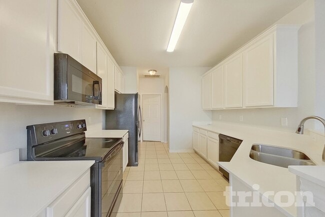 Building Photo - 813 Wolf Trail