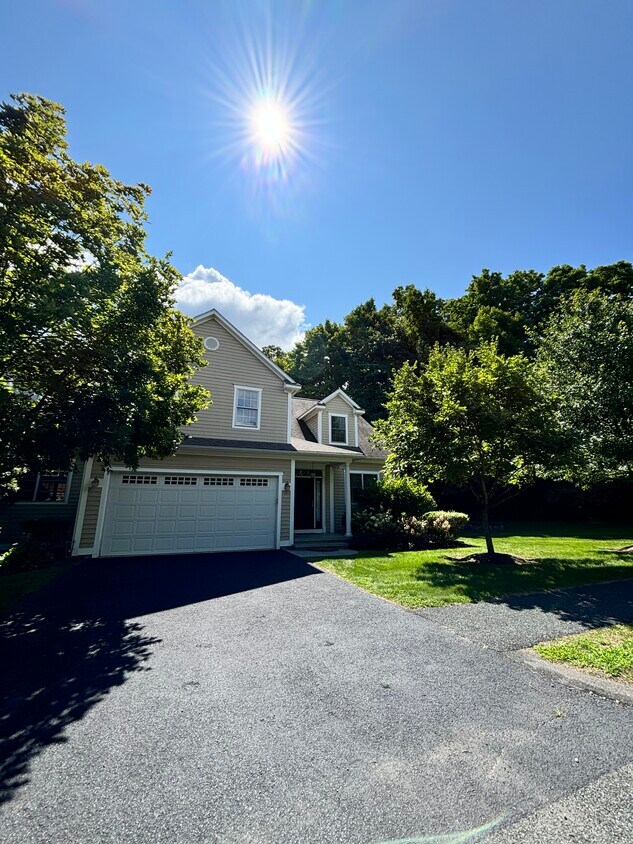 11 Pine Holw, Amherst, MA 01002 Townhome Rentals in Amherst MA