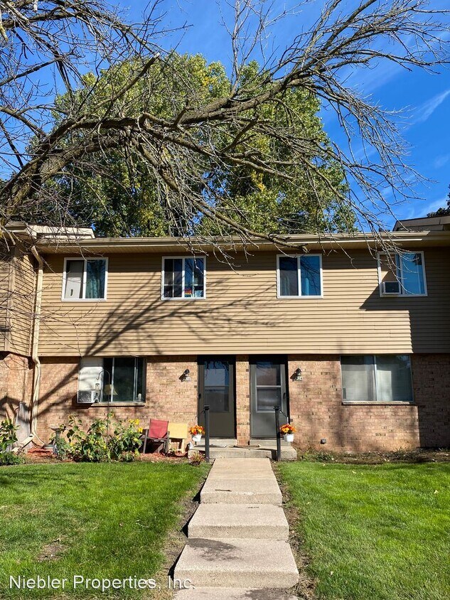 3 br, 1.5 bath House 724 Stillwell Avenue House Rental in Oshkosh