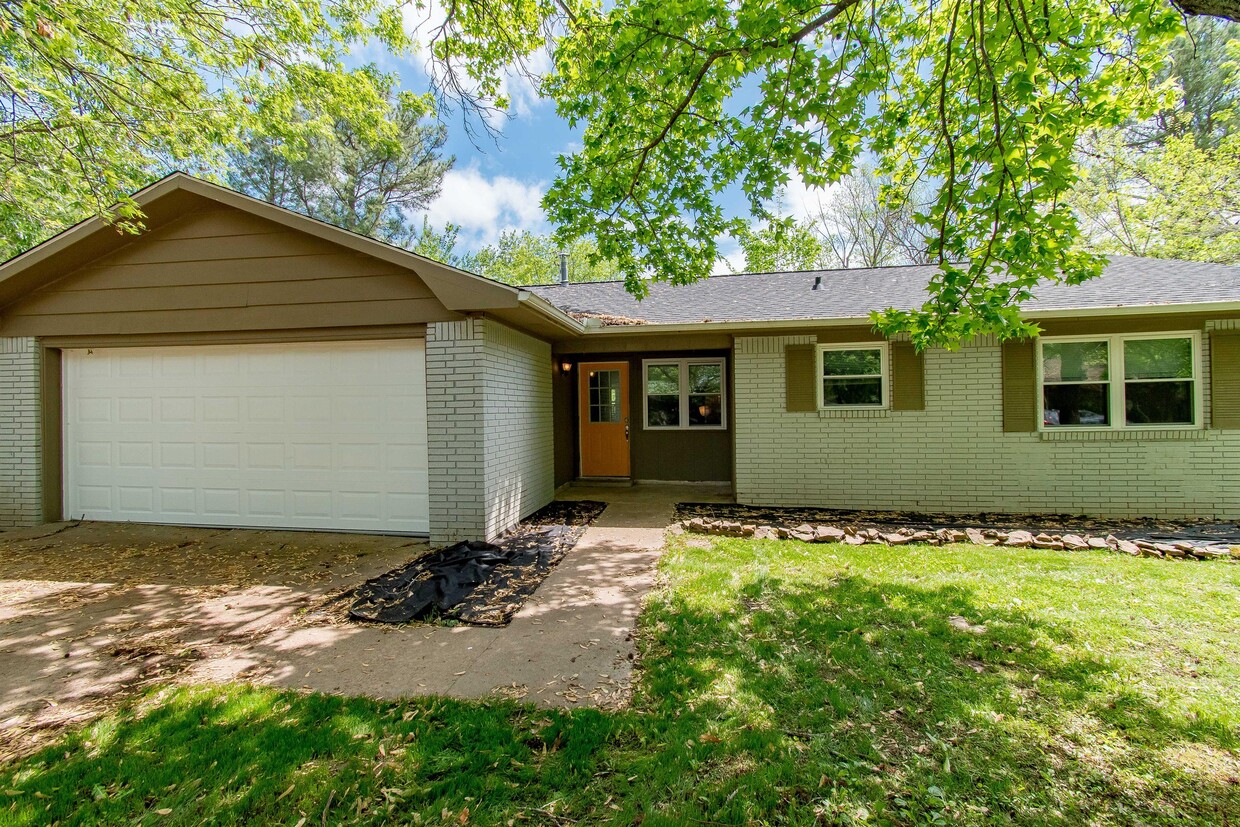 Photo - 2332 S Clover Dr (Fayetteville, AR)