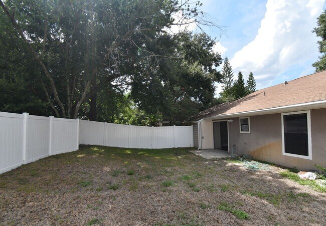 Foto del edificio - Well maintained 2 bedroom property with lo...