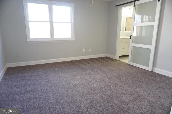 Building Photo - 295 Overleaf Ct