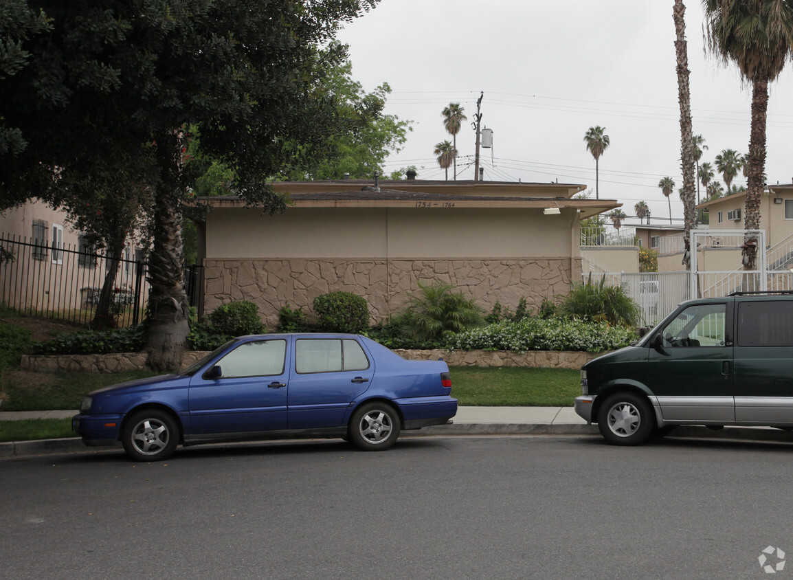 Foto del edificio - Loma Vista Apts