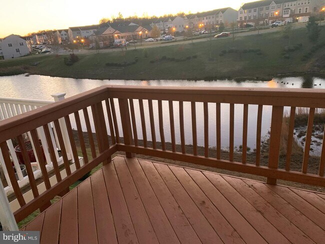 Foto del edificio - 305 Spring Park Ln