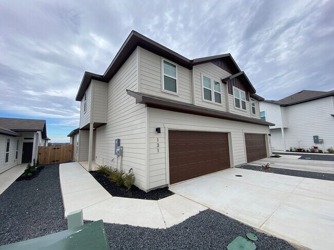 Building Photo - WELCOME TO THE NEW AMANDA PARK IN MEDINA C...