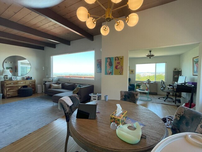 Foto del edificio - 4 Bedroom, 3 Bathroom, Vista Views - Singl...