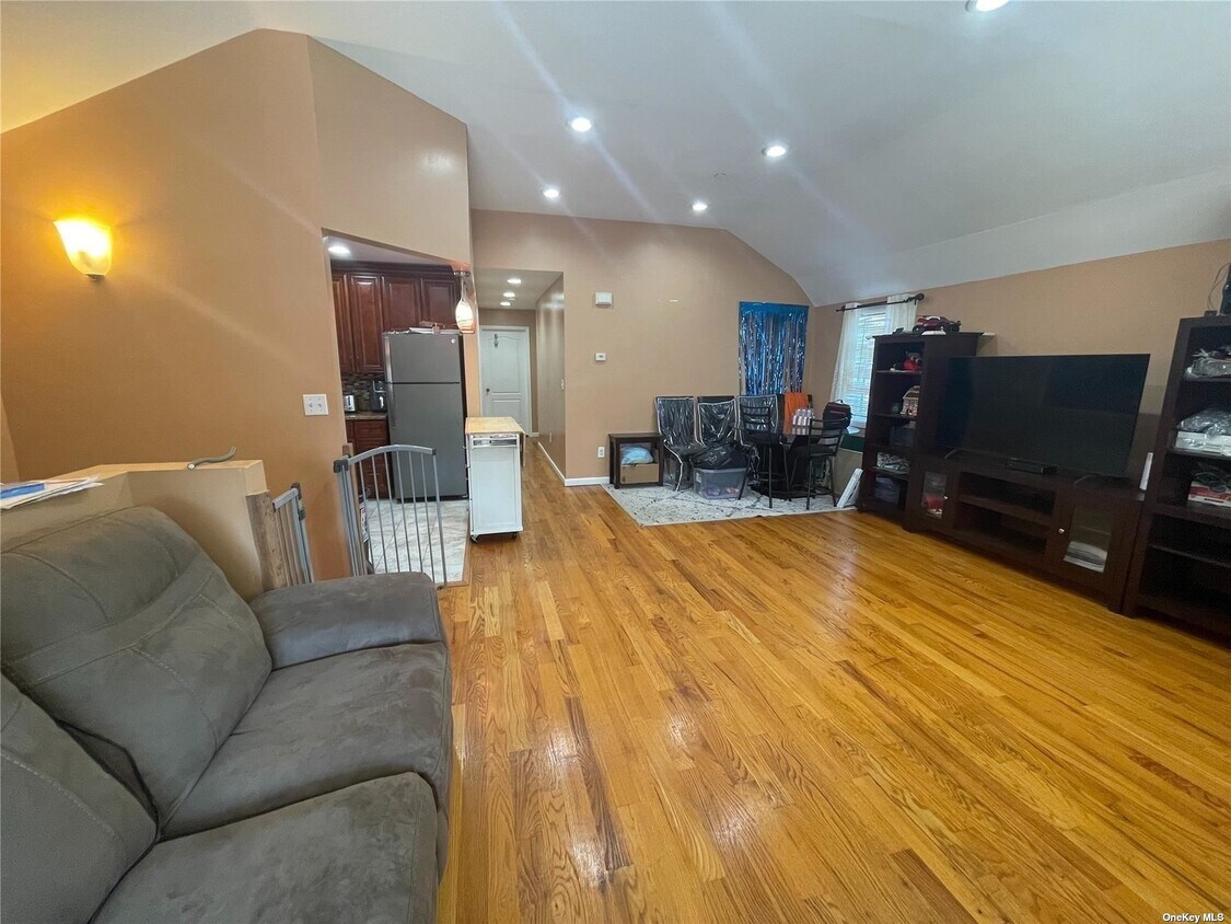 Foto principal - 179-35 142nd Ave