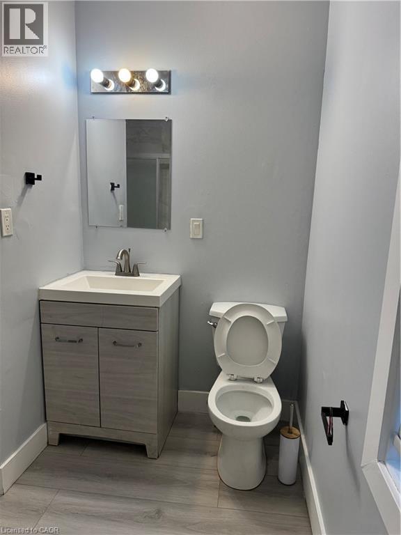 Photo du bâtiment - 161 Kenilworth Ave N