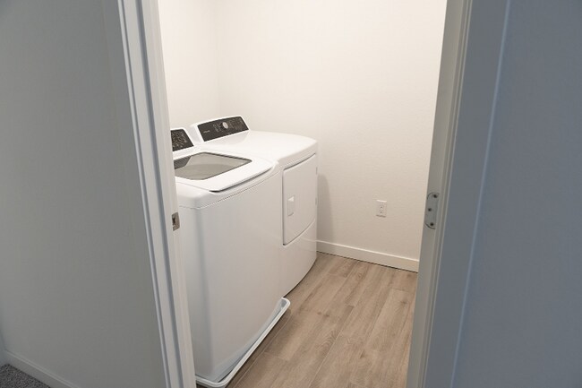 Foto del edificio - 5937 Littlestone St