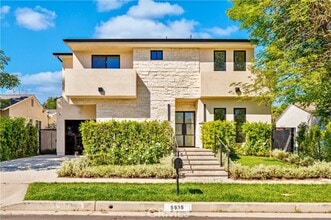 Building Photo - 5935 Yarmouth Ave