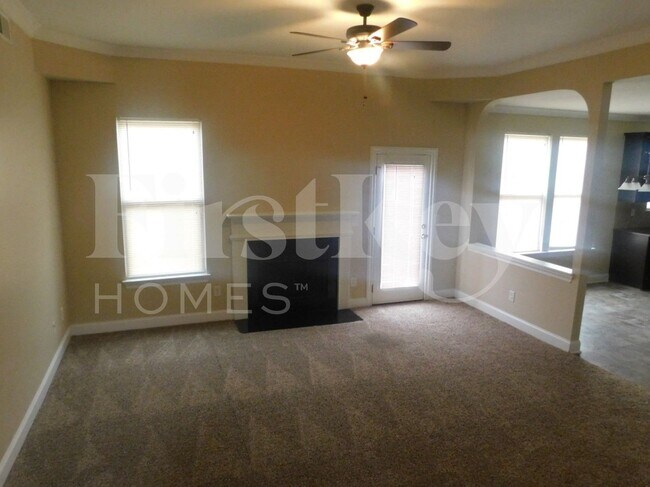 Building Photo - 610 Leitrim Way