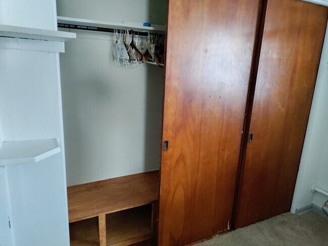 Studio Closet - 2306 W 5th Ave