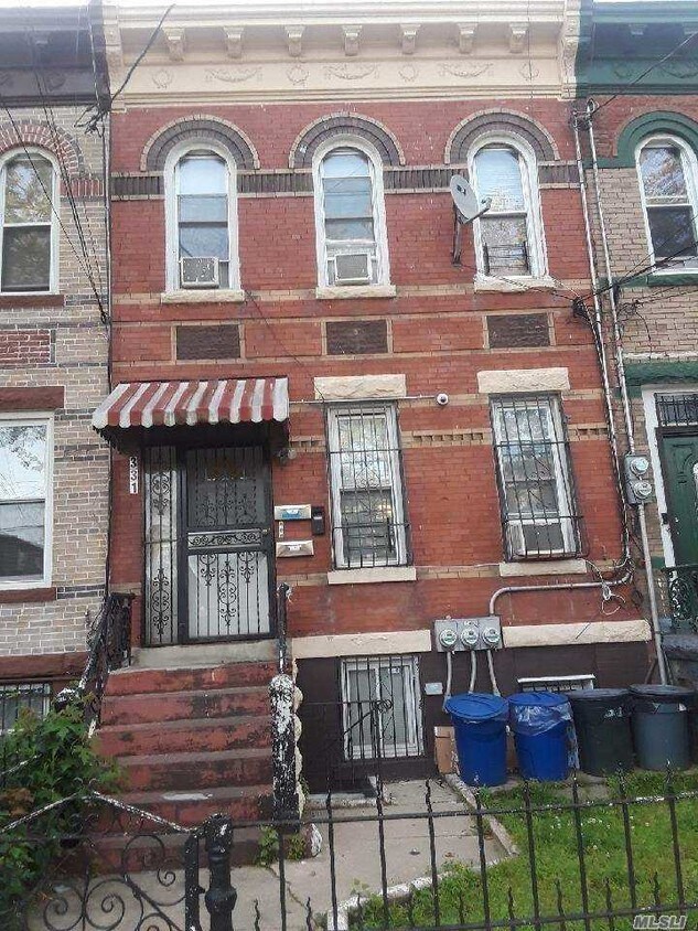 Foto del edificio - 331 Wyona St