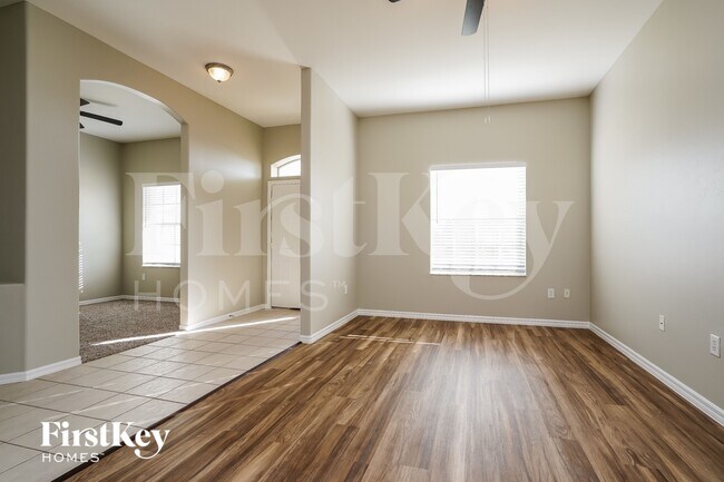 Foto del edificio - 2302 NW 27th Ave