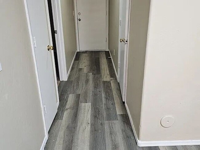 Foto del edificio - 1343 E 10th Pl