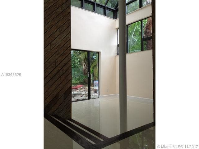 Building Photo - 12033 SW 82nd Ave