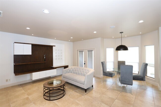Building Photo - 3336 Hagen Lp