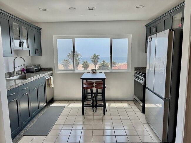 Kitchen with Ocean and Santa Monica Pier views - 1649 Appian Way