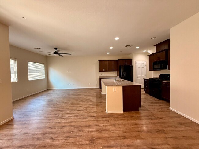 Building Photo - 3 BED 2.5 BATH 2 CAR GARAGE HOME w/ LOFT &...