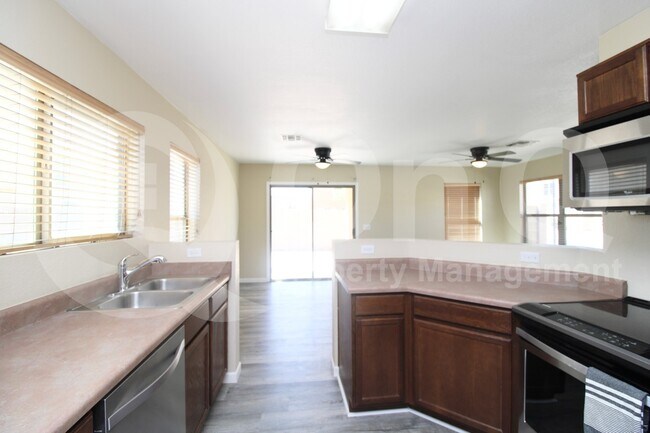Foto del edificio - 9607 N 81st Dr