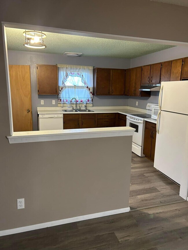 233 N Fanelle Ave, Sioux Falls, SD 57103 House Rental in Sioux Falls, SD