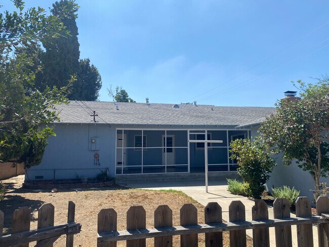 Foto del edificio - Home for Rent near Orange Circle