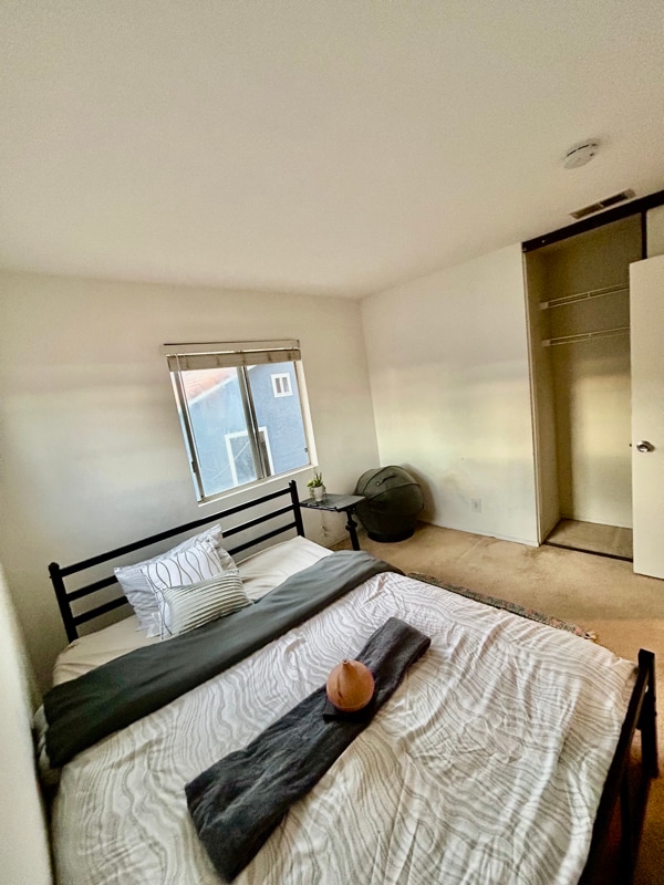 Building Photo - 23604 Tarara Dr