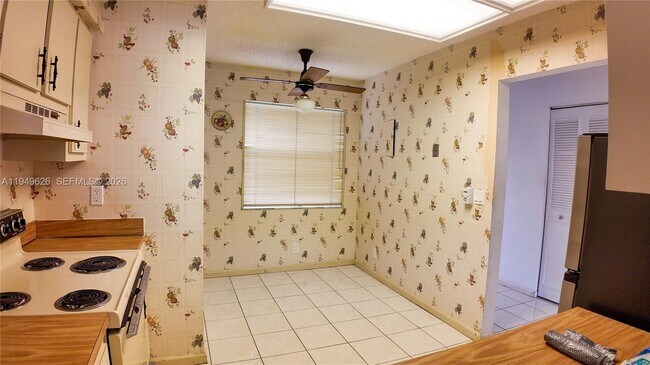 Foto del edificio - 7220 Lake Cir Dr