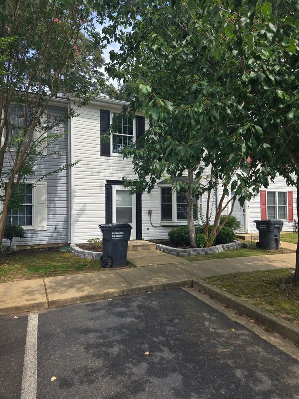 Building Photo - 45834 Wolftrap St