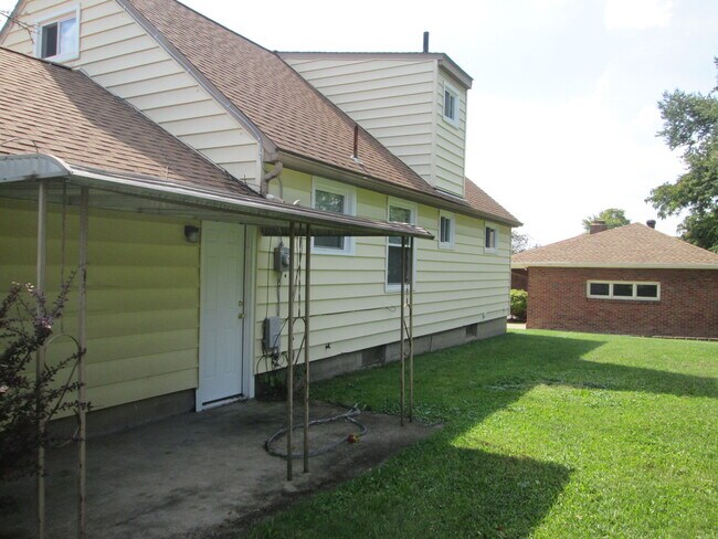 Building Photo - 308 E Howard St