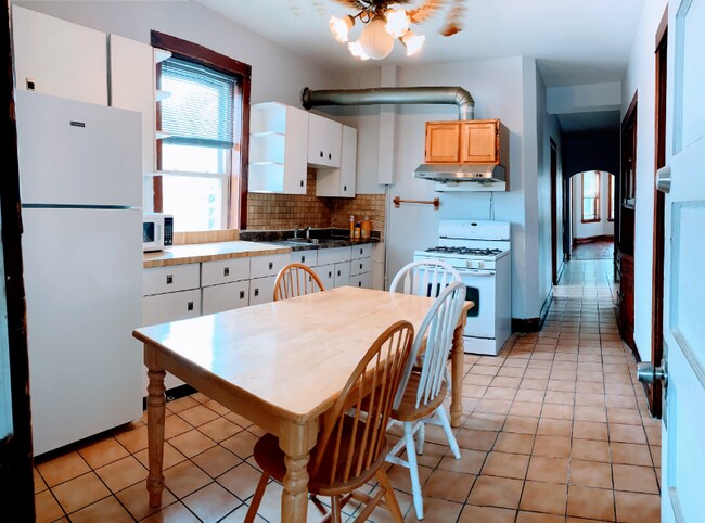 Foto del edificio - 3325 S Emerald Ave