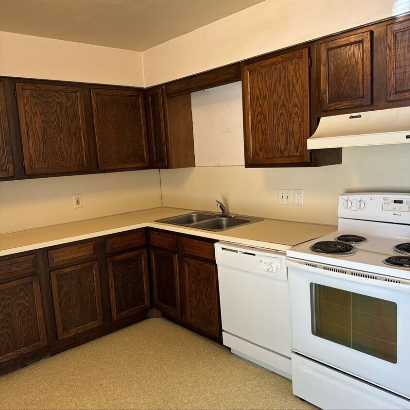 Primary Photo - 3115 Zachry Ave