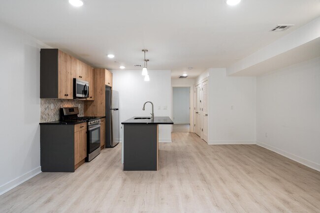 Foto del edificio - 782 Grand St