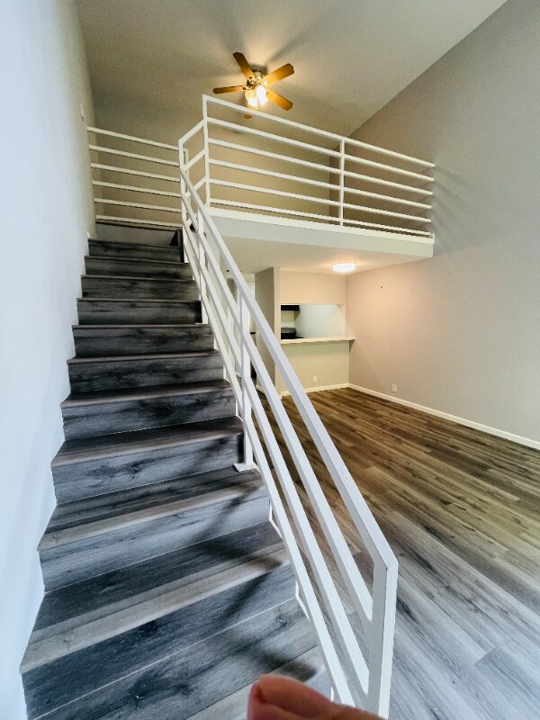 Foto del edificio - 7044 Hawthorn Ave